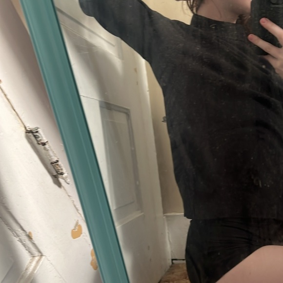 Black long sleeved Sag Harbor turtleneck sweater - Picture 2 of 3